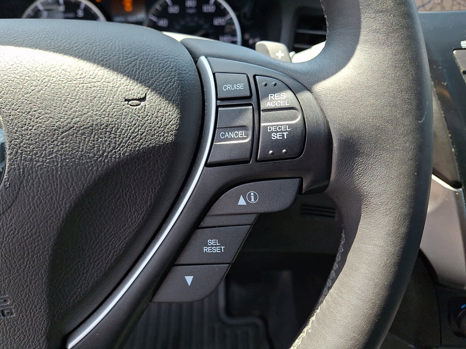 Used 2013 Acura ILX w/ Technology Package FWD image 25