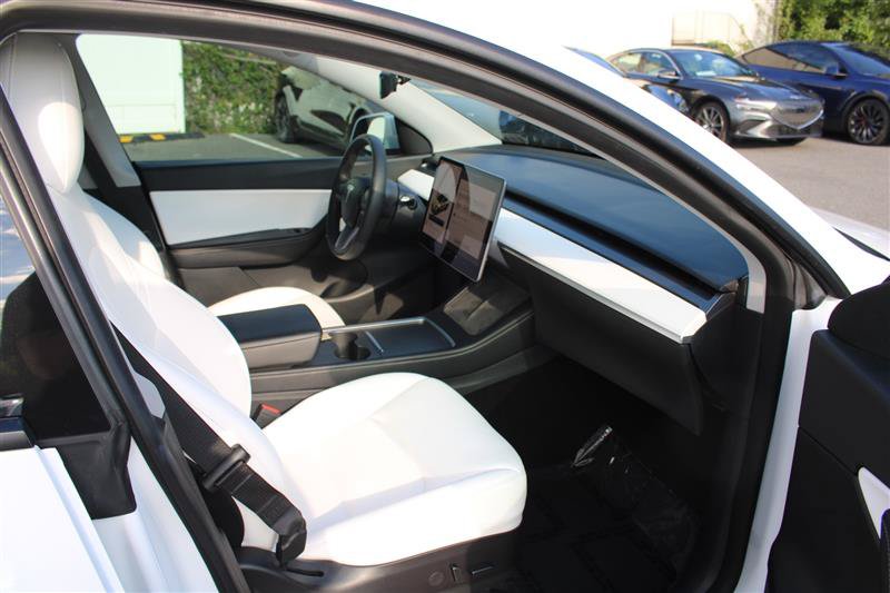Used 2021 Tesla Model Y Long Range AWD/4WD image 18