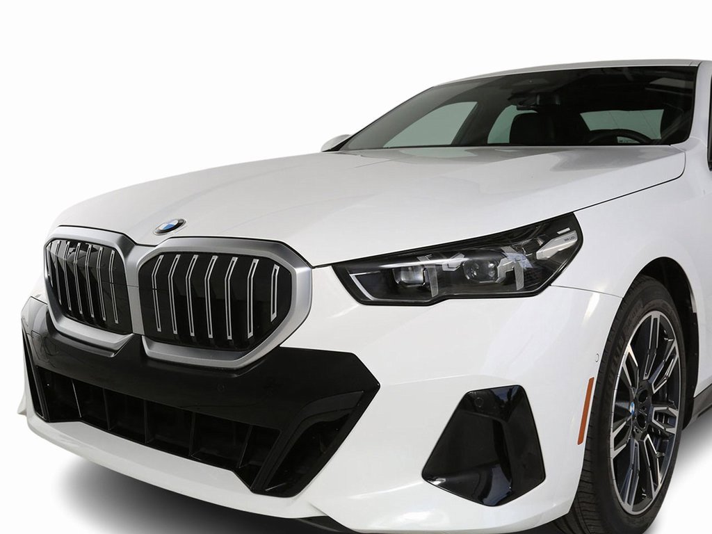 Used 2024 BMW 530i xDrive w/ M Sport Package image 3