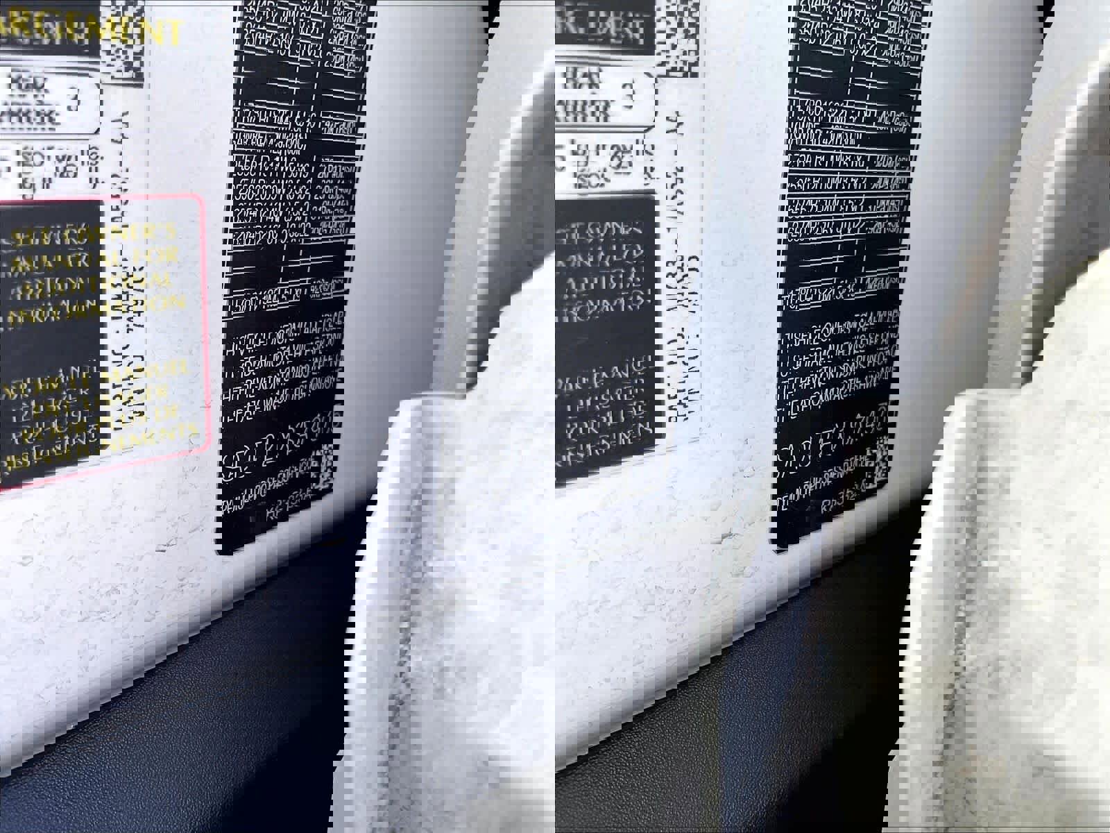 Used 2025 Jaguar F-PACE R-Dynamic S image 34