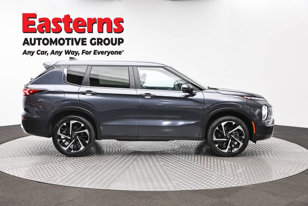 Used 2024 Mitsubishi Outlander SE AWD/4WD image 4
