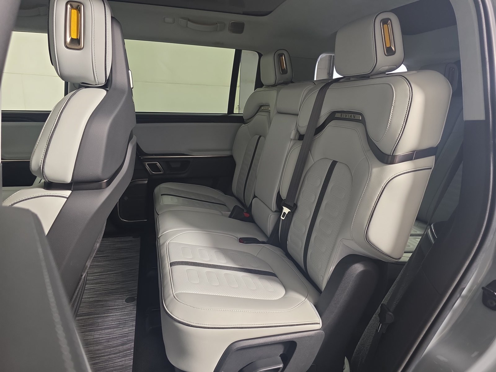 Used 2024 Rivian R1S Adventure Quad AWD/4WD image 55