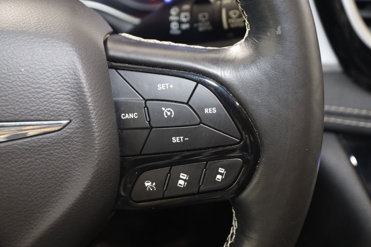 Used 2021 Chrysler Pacifica Touring-L w/ S Appearance Package FWD image 37