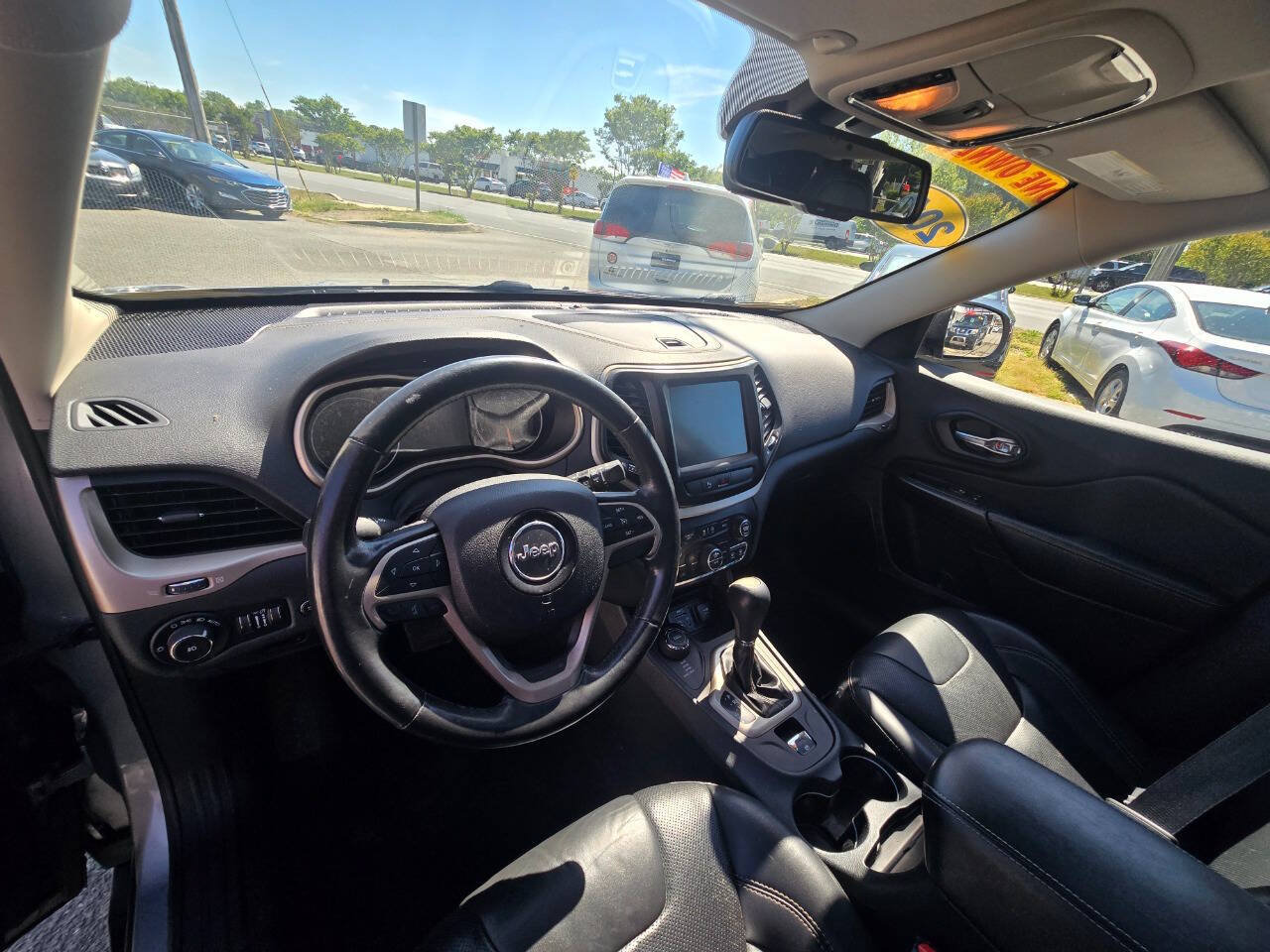 Used 2016 Jeep Cherokee Limited w/ Luxury Group AWD/4WD image 24