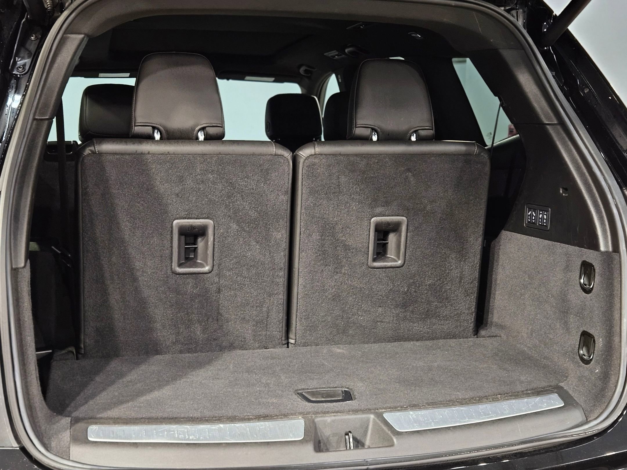 Used 2025 Cadillac XT6 Premium Luxury image 18