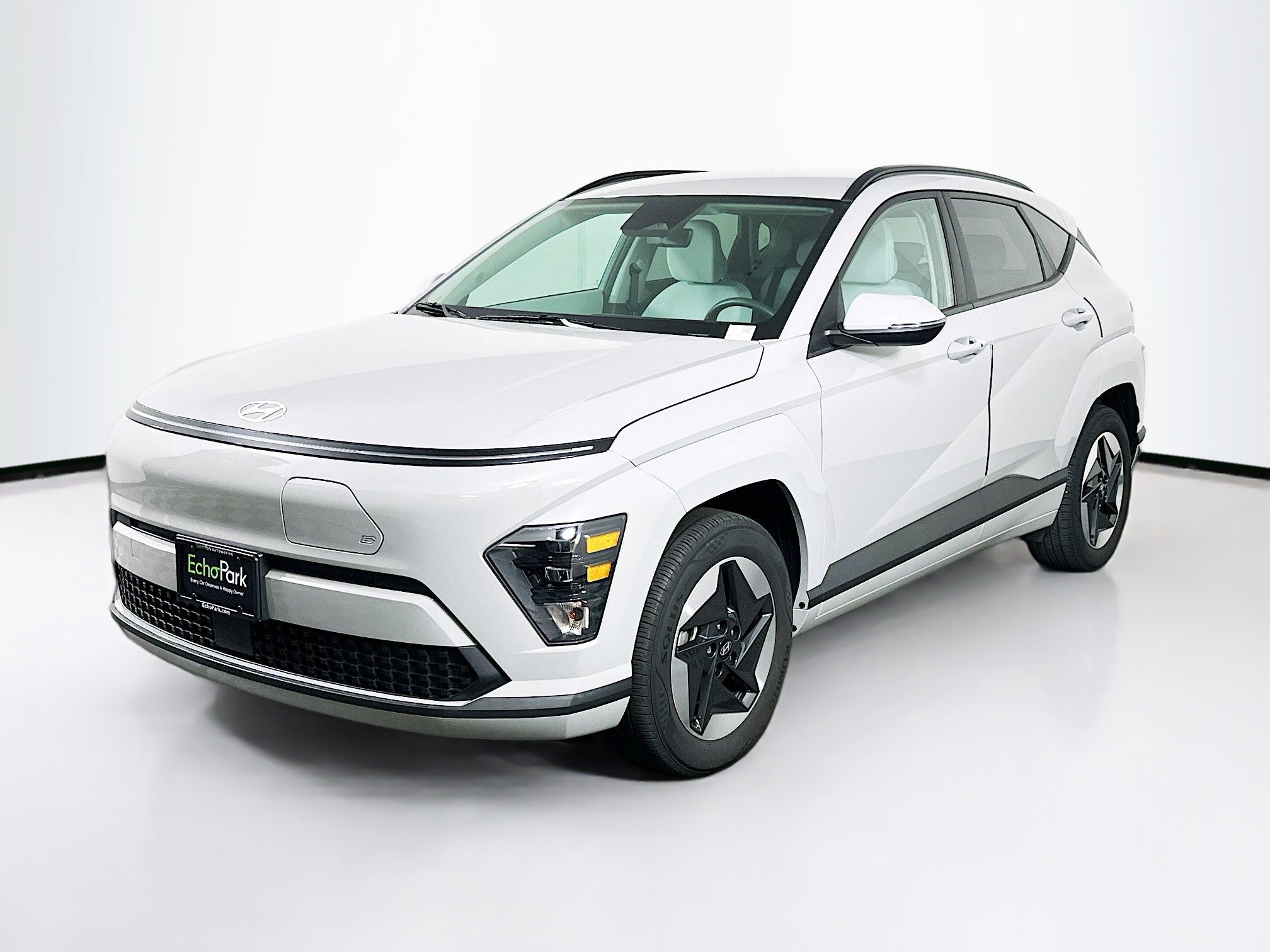 Used 2024 Hyundai Kona SEL FWD image 3