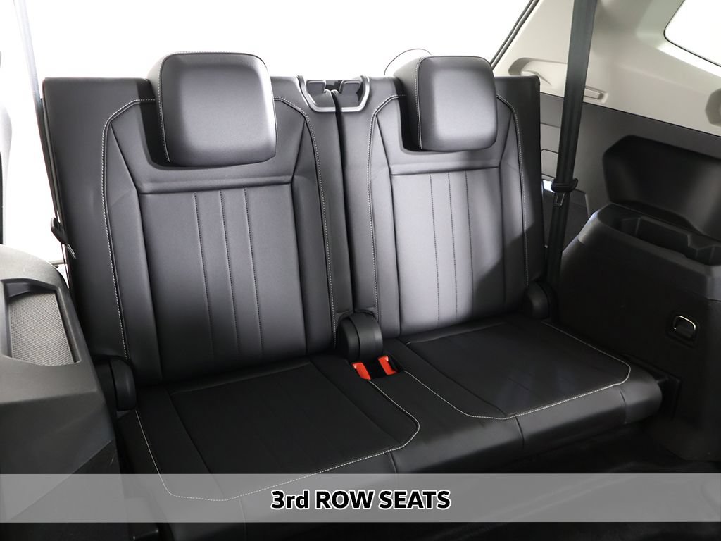 Used 2024 Volkswagen Tiguan SE FWD image 8