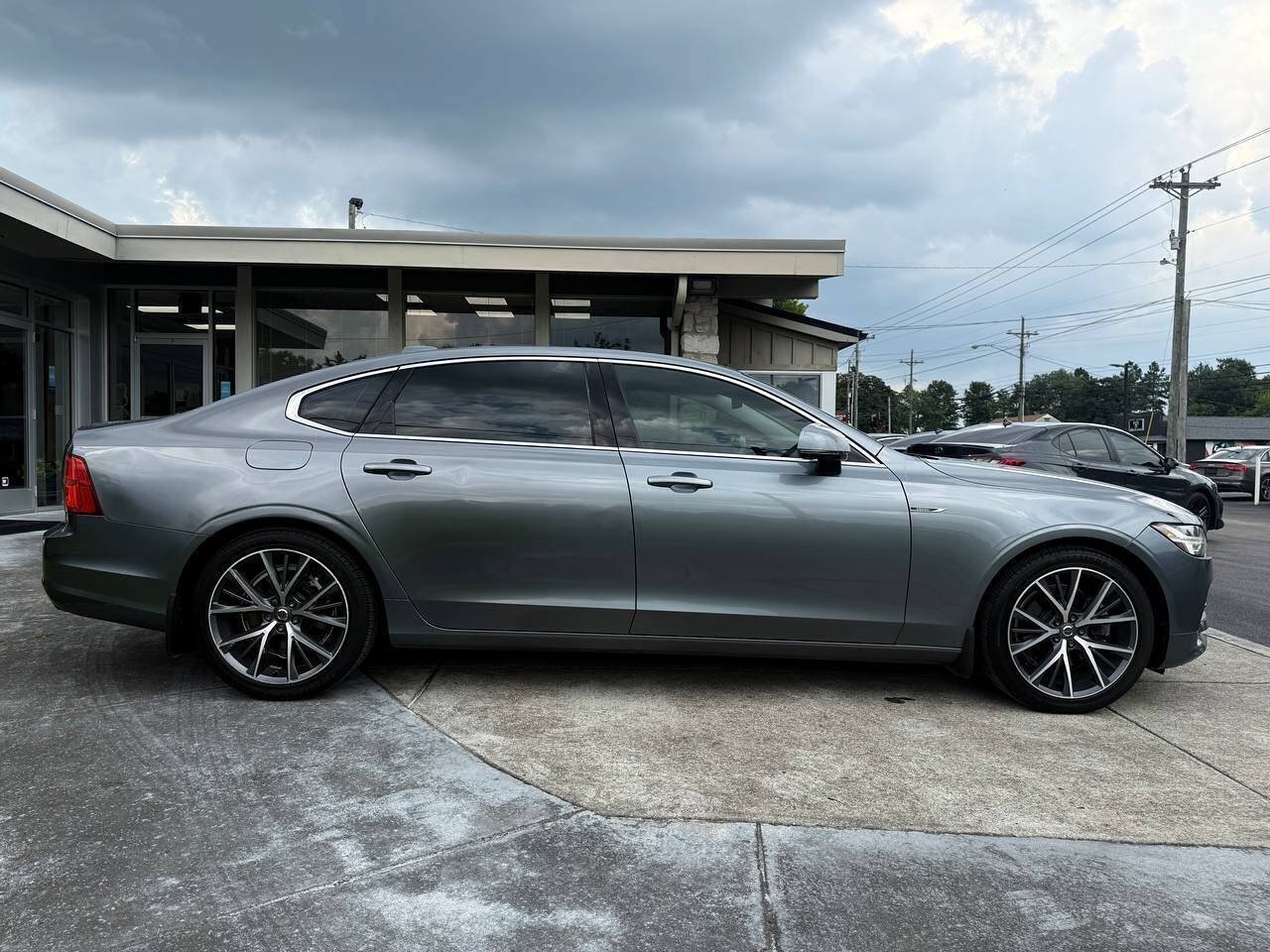 Used 2018 Volvo S90 T5 Momentum FWD image 9