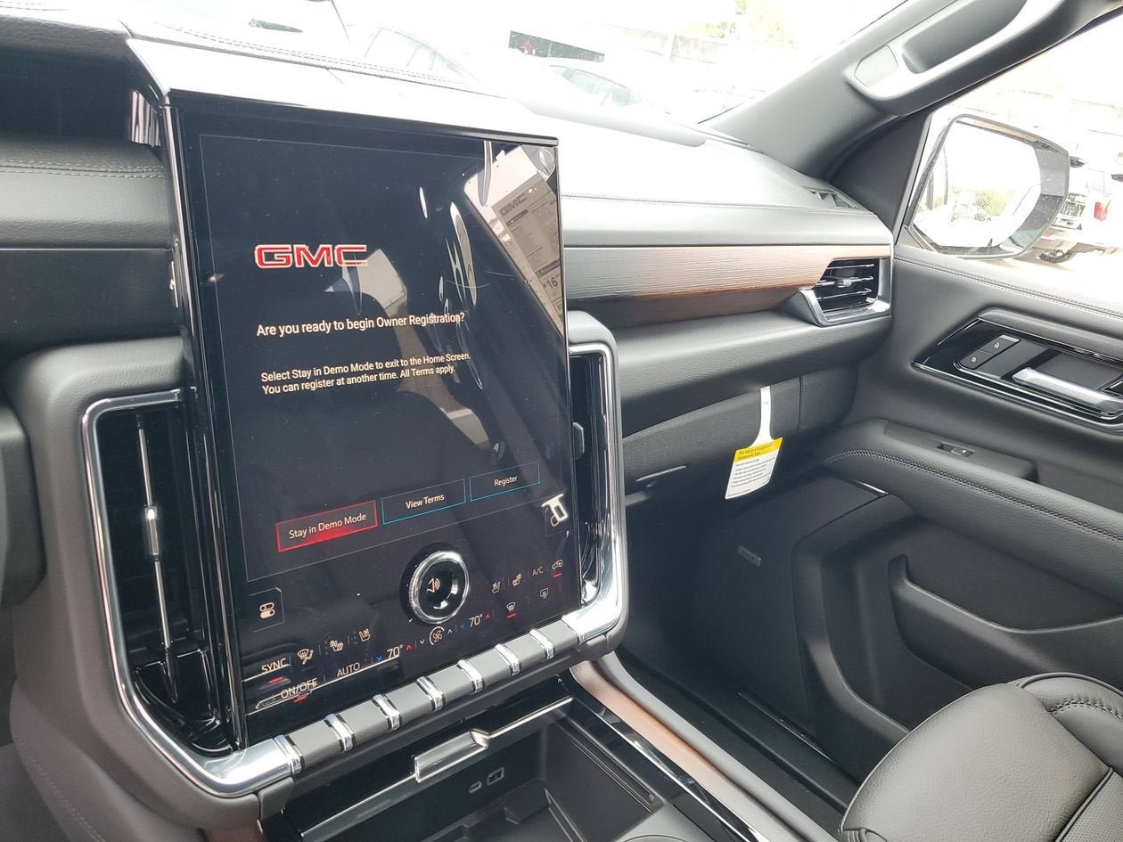 New 2026 GMC Yukon XL Denali w/ Sun & Power Step Package AWD/4WD image 26