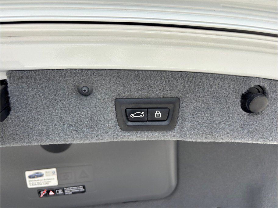 Used 2015 BMW 750Li RWD image 51
