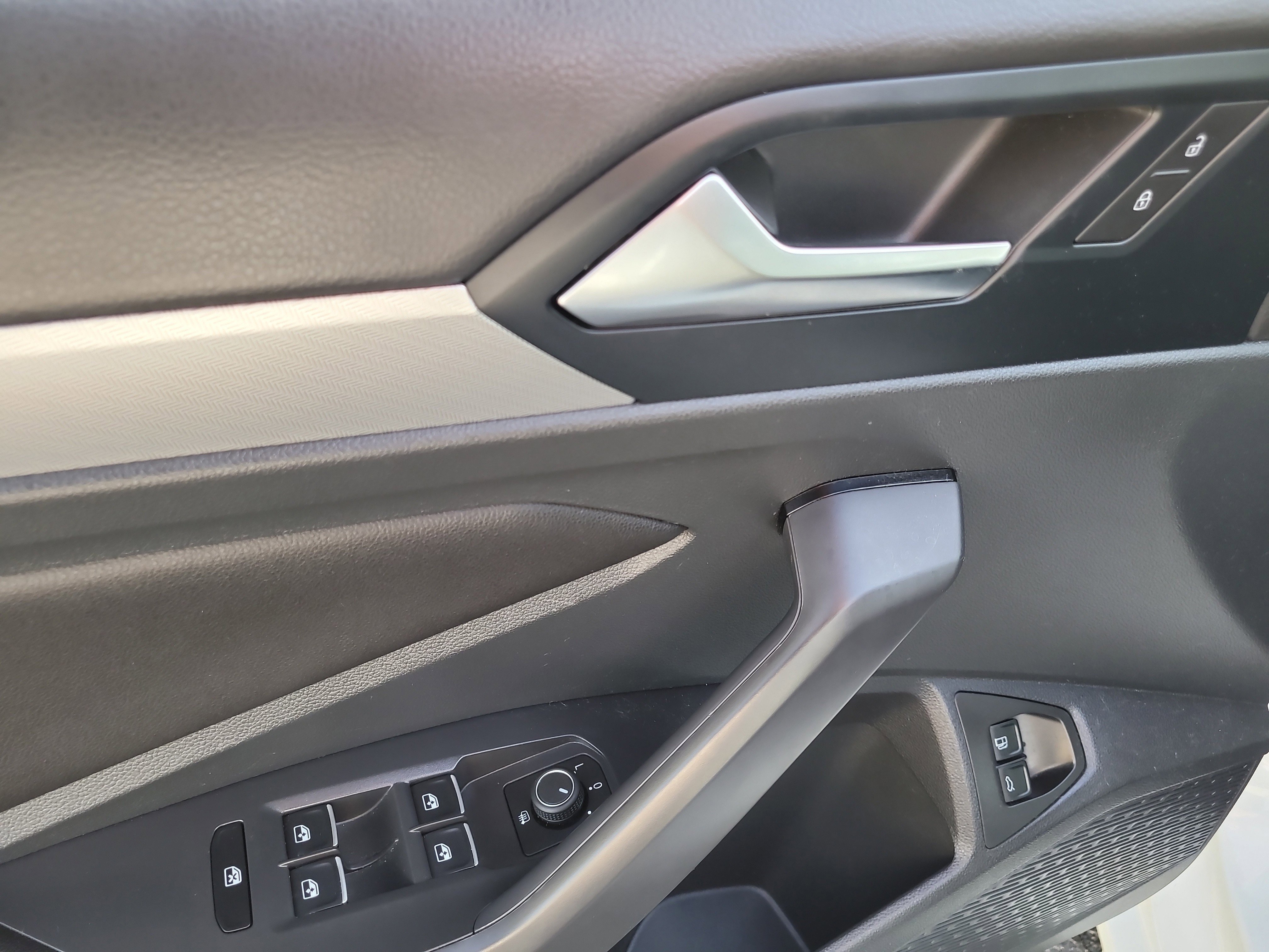 Used 2023 Volkswagen Jetta Sport image 16