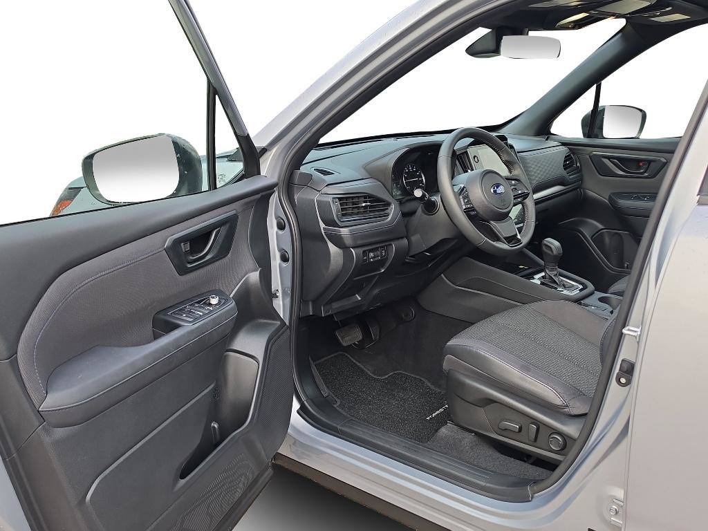 Used 2025 Subaru Forester Premium AWD/4WD image 11