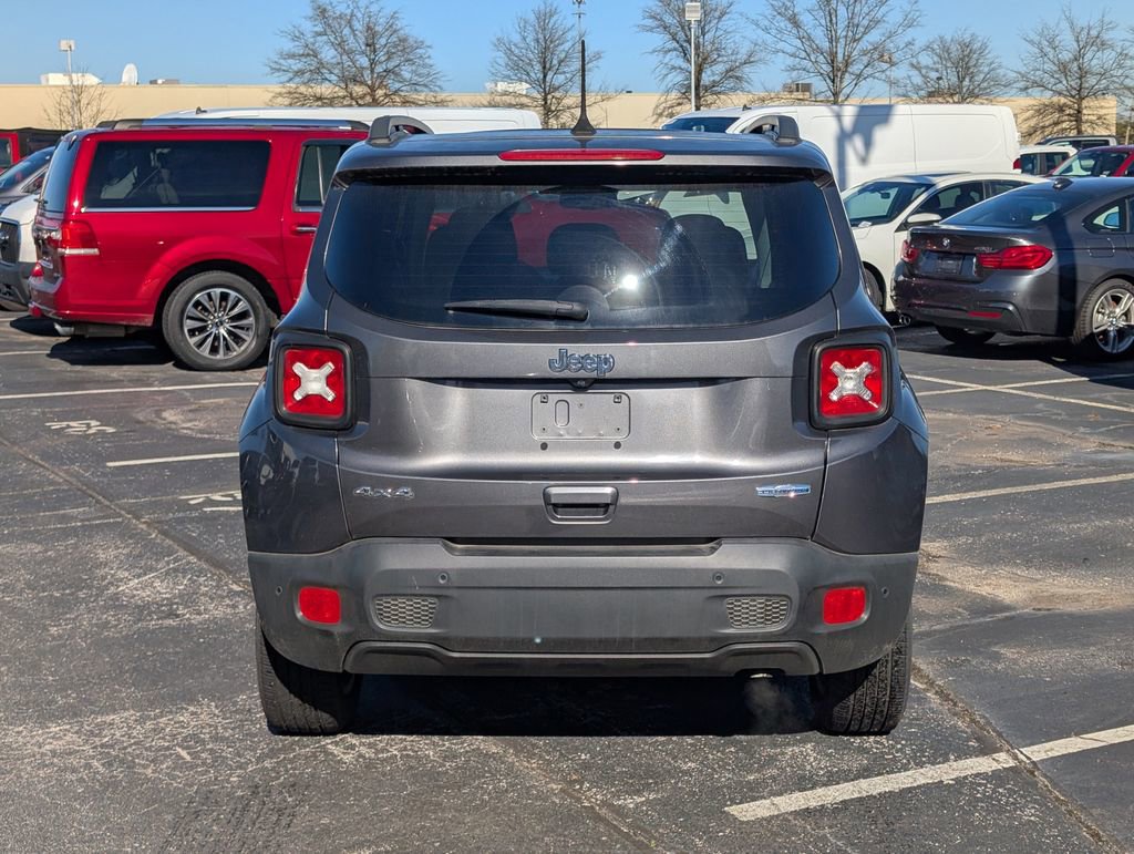 Used 2018 Jeep Renegade Latitude w/ UConnect 8.4 Nav Group image 6