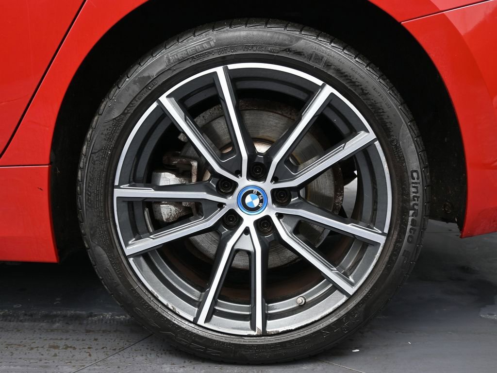 Used 2022 BMW 330e xDrive w/ Convenience Package AWD/4WD image 11