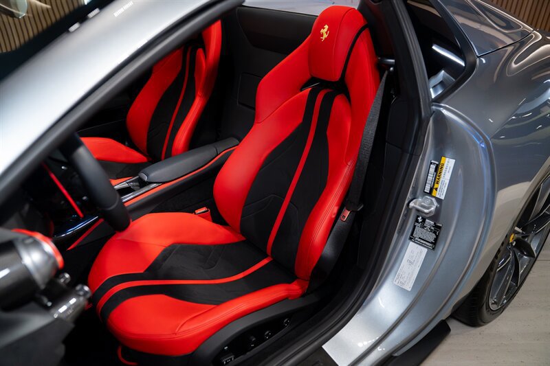 Used 2023 Ferrari 812 GTS RWD image 7