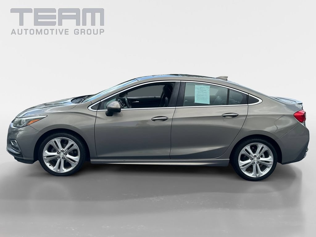 Used 2017 Chevrolet Cruze Premier FWD image 4