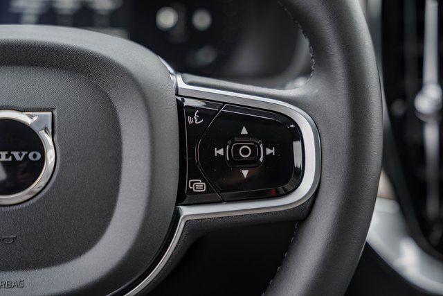 New 2026 Volvo XC90 B6 Plus w/ Protection Package Premier image 25
