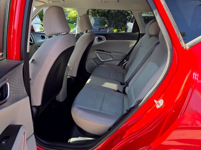 Used 2022 Kia Soul LX w/ Technology Package FWD image 12