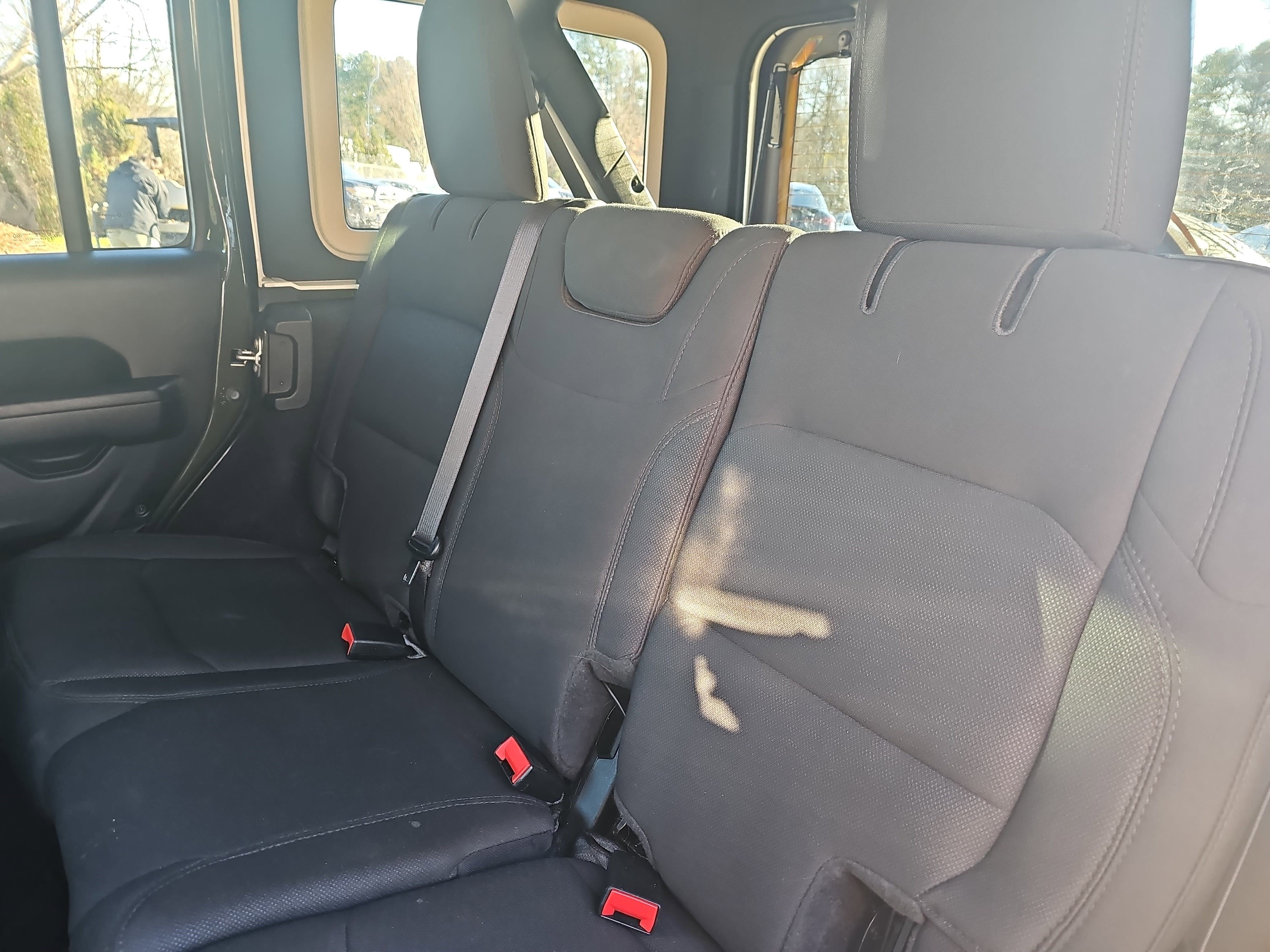 Used 2023 Jeep Wrangler Unlimited Sport image 15