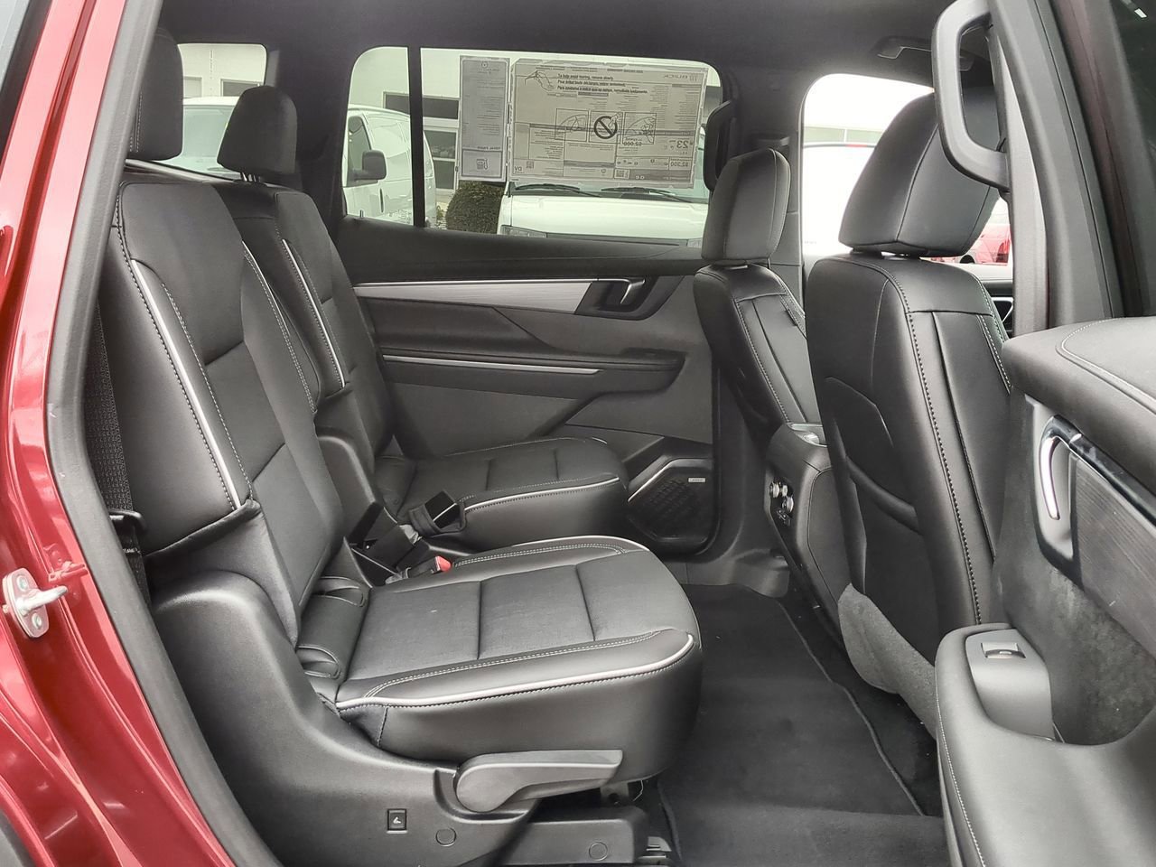 Used 2025 Buick Enclave Preferred w/ Power Package image 27