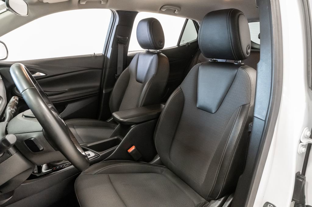 Used 2025 Buick Encore GX Preferred FWD image 9