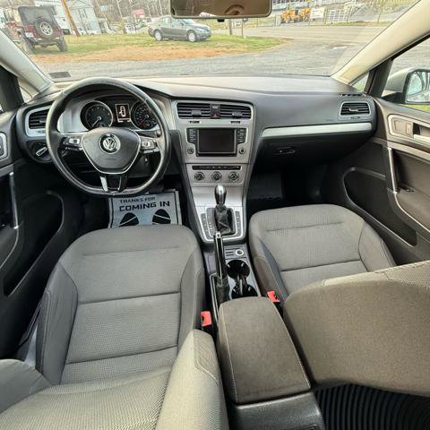 Used 2016 Volkswagen Golf Limited Edition FWD image 12