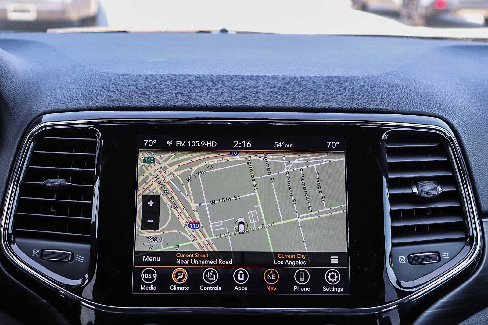 Used 2022 Jeep Grand Cherokee Laredo X image 15