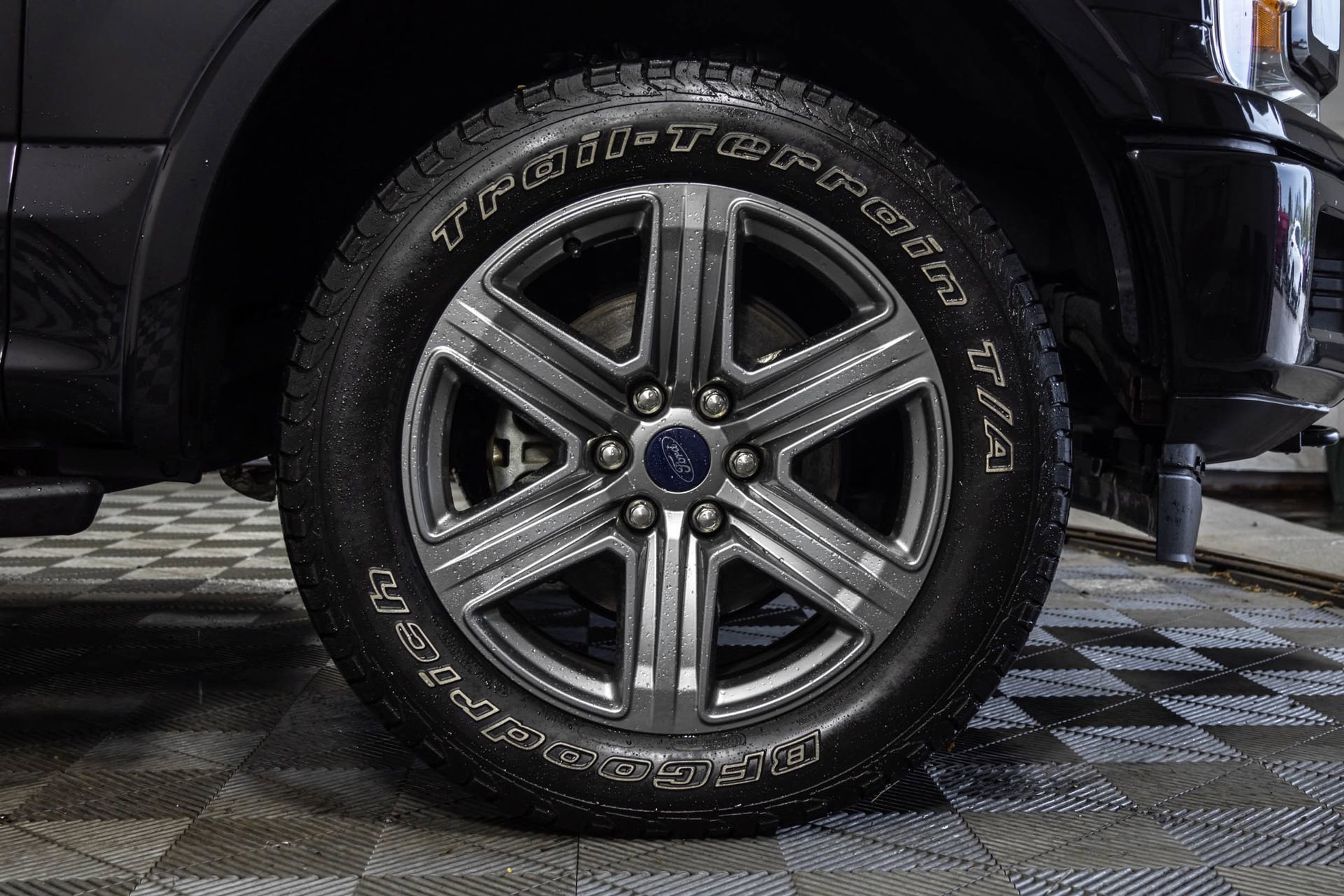 Used 2019 Ford F150 XLT w/ Equipment Group 302A Luxury AWD/4WD image 42