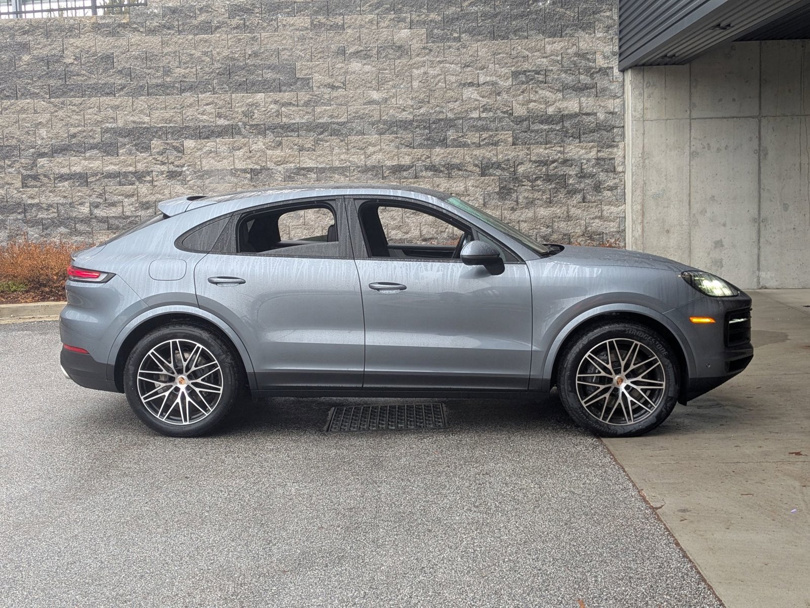 New 2026 Porsche Cayenne Coupe AWD/4WD image 8