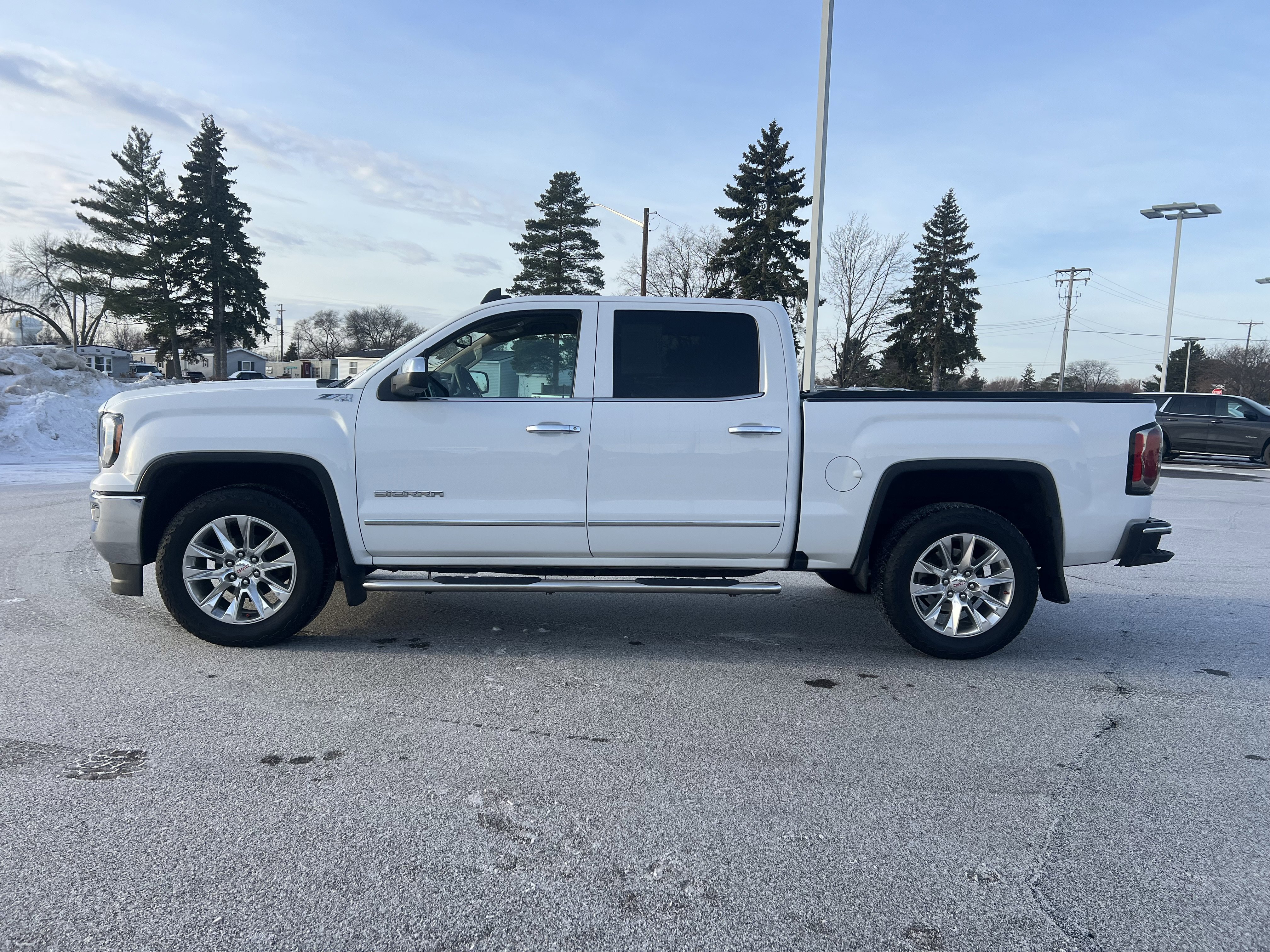 Used 2018 GMC Sierra 1500 SLT image 4