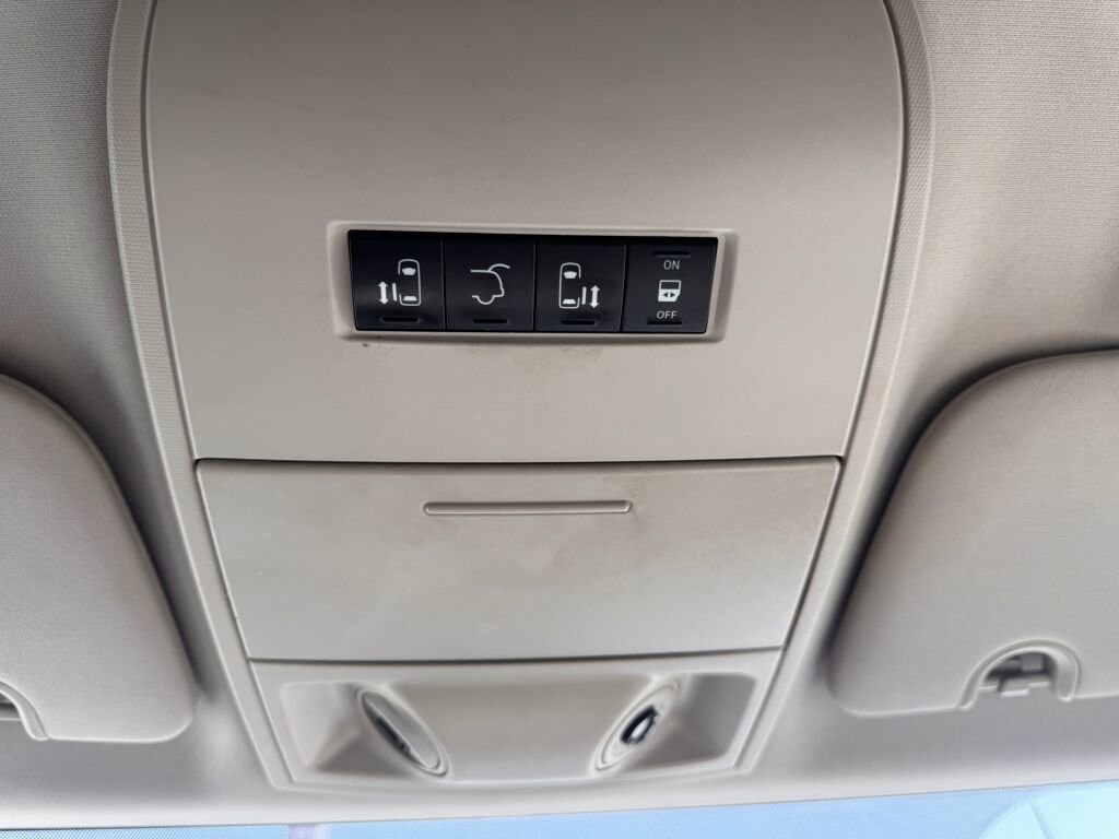 Used 2011 Dodge Grand Caravan Crew FWD image 27