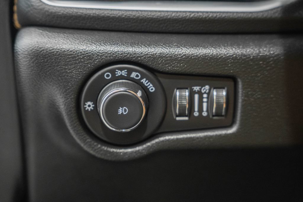 Used 2022 Chrysler Pacifica Pinnacle FWD image 50