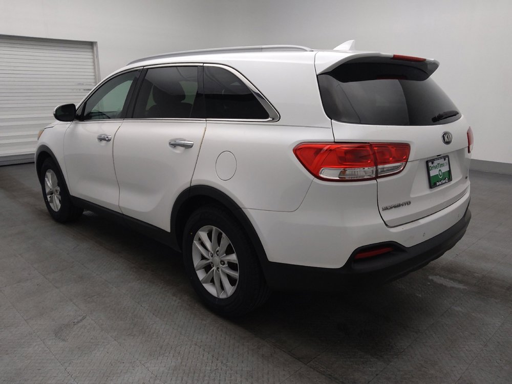 Used 2016 Kia Sorento LX w/ LX Convenience Package image 5