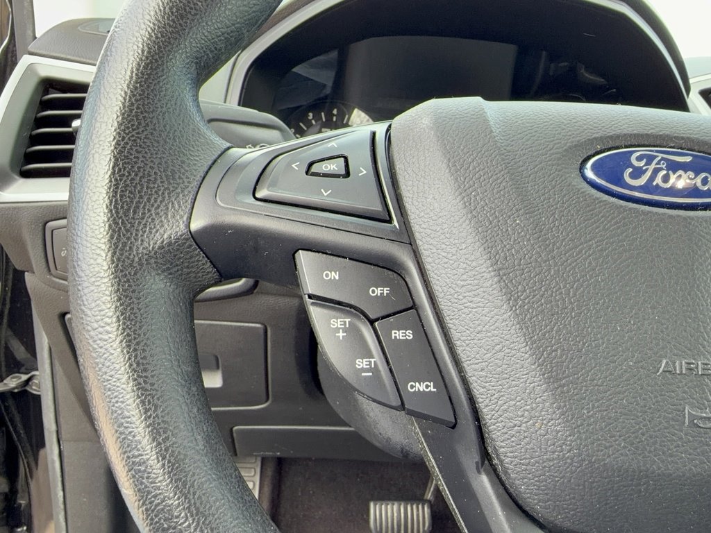 Used 2016 Ford Edge SE image 24