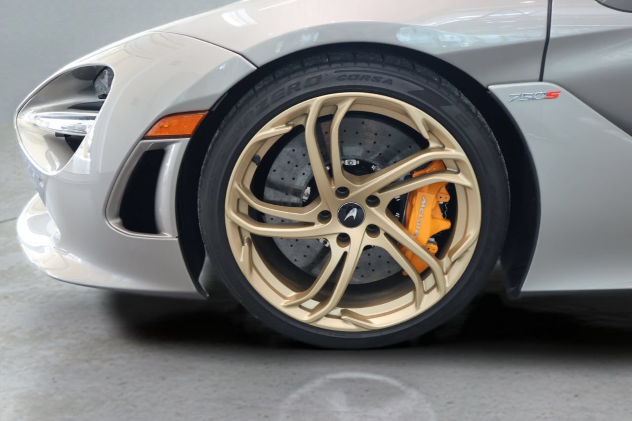 Used 2025 McLaren 750S Spider RWD image 10
