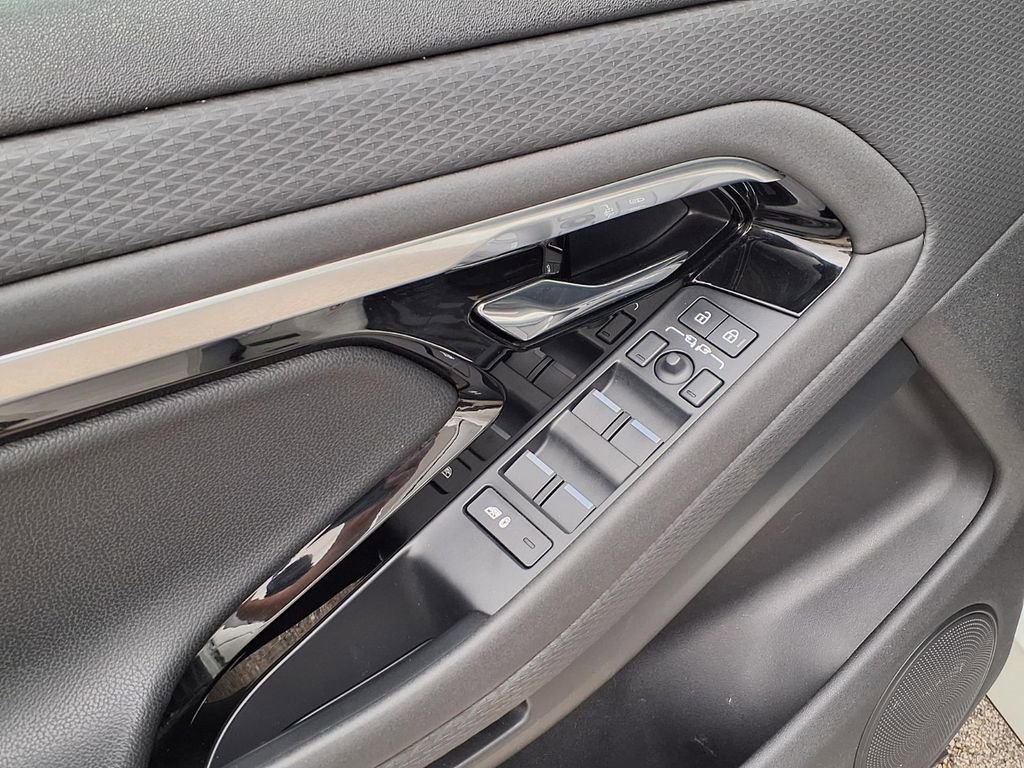 Used 2023 Land Rover Range Rover Evoque R-Dynamic S image 11