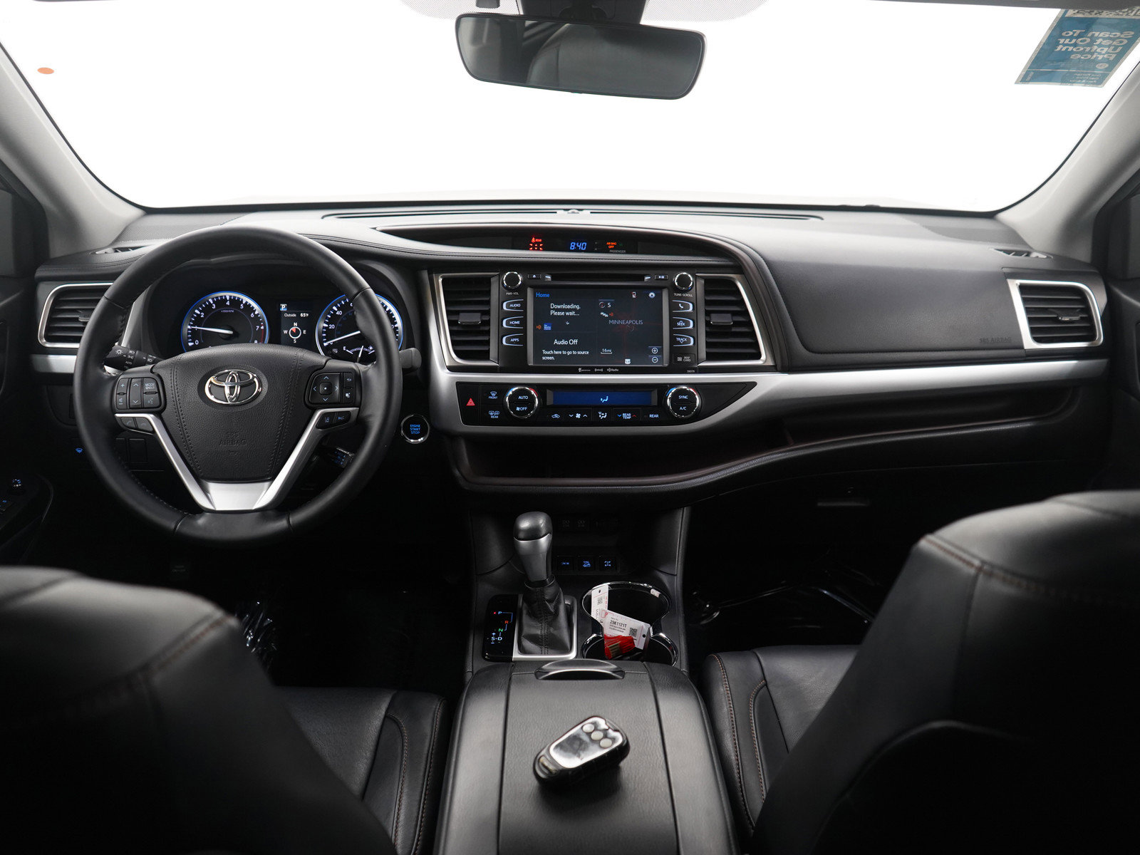 Used 2018 Toyota Highlander XLE image 15