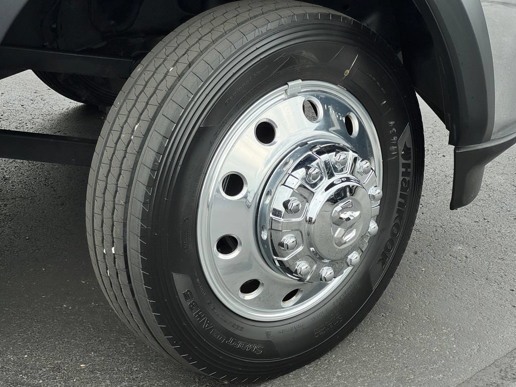 Used 2022 RAM 5500 Tradesman w/ Chrome Appearance Group RWD image 10