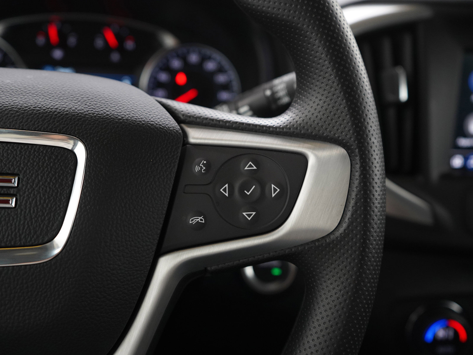 Used 2022 GMC Terrain SLE w/ Driver Convenience Package image 25