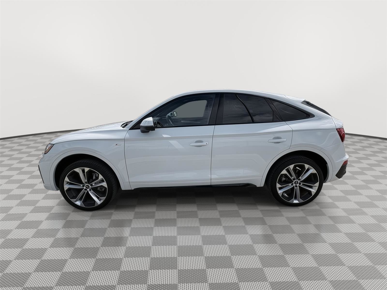Used 2023 Audi Q5 2.0T Premium Plus w/ Premium Plus Package image 2