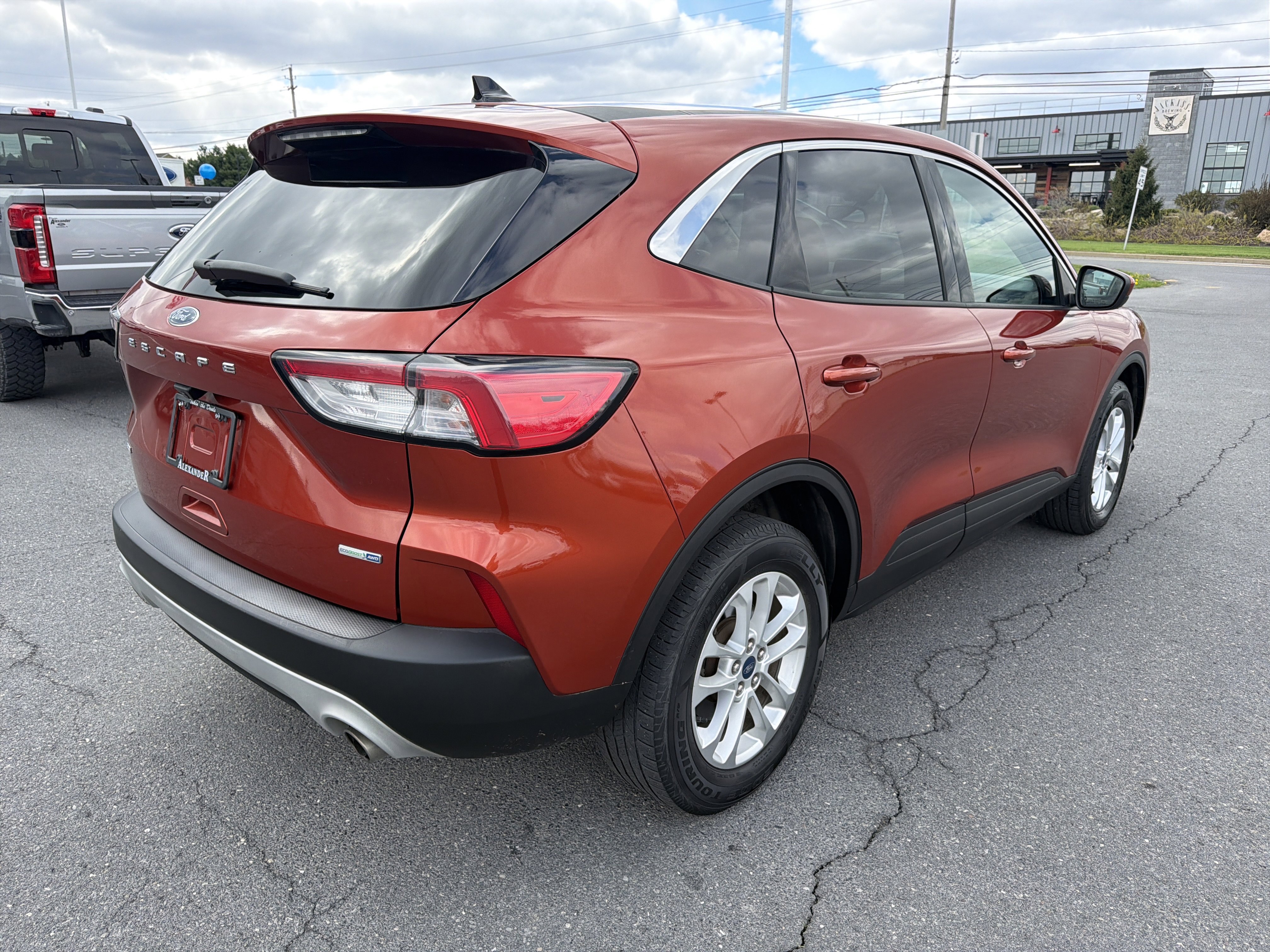 Used 2020 Ford Escape SE video 3