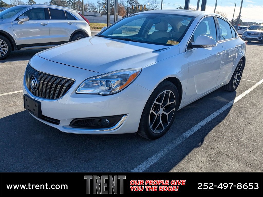 Used 2017 Buick Regal Sport Touring image 1