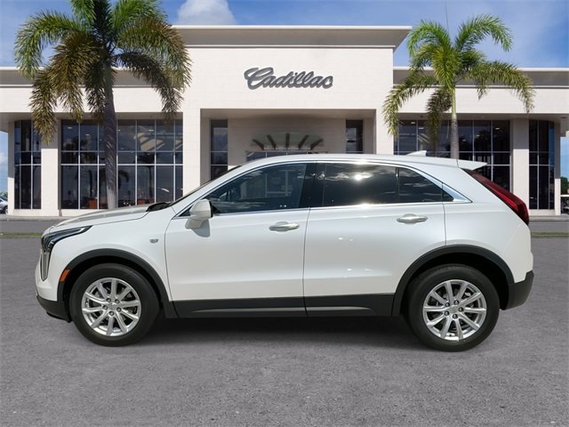 Certified 2023 Cadillac XT4 Luxury w/ Cold Weather Package image 8