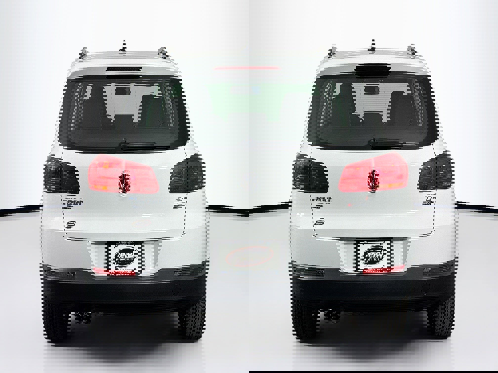 Used 2018 Volkswagen Tiguan Limited w/ Premium Package image 10