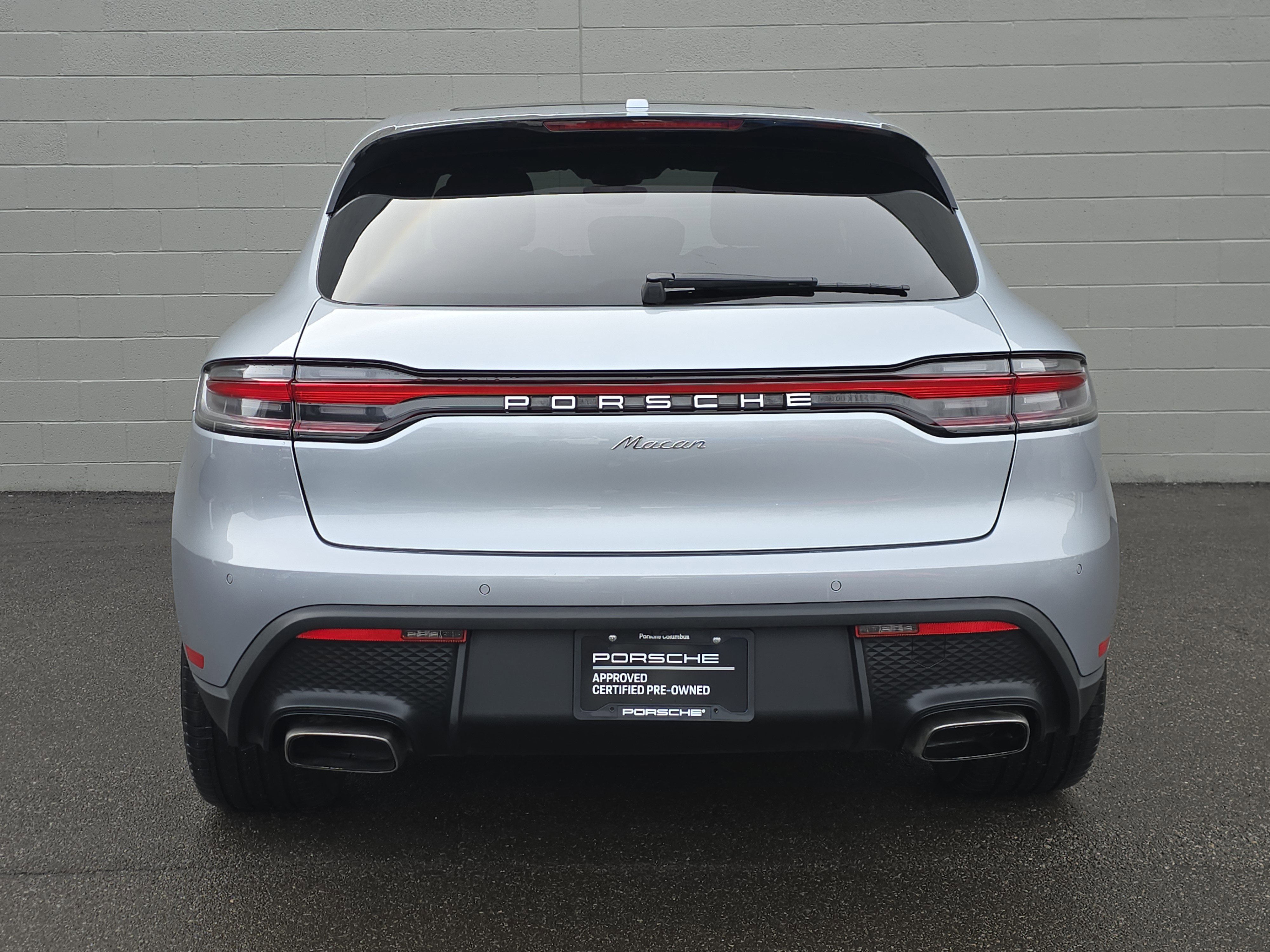 Certified 2023 Porsche Macan image 8