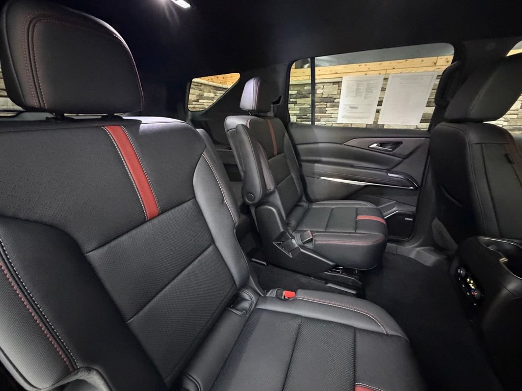 Used 2025 Chevrolet Traverse RS w/ LPO, Floor Liner Package AWD/4WD image 46