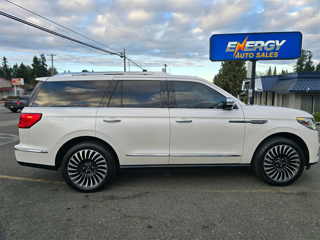 Used 2019 Lincoln Navigator Black Label w/ Cargo Package image 2
