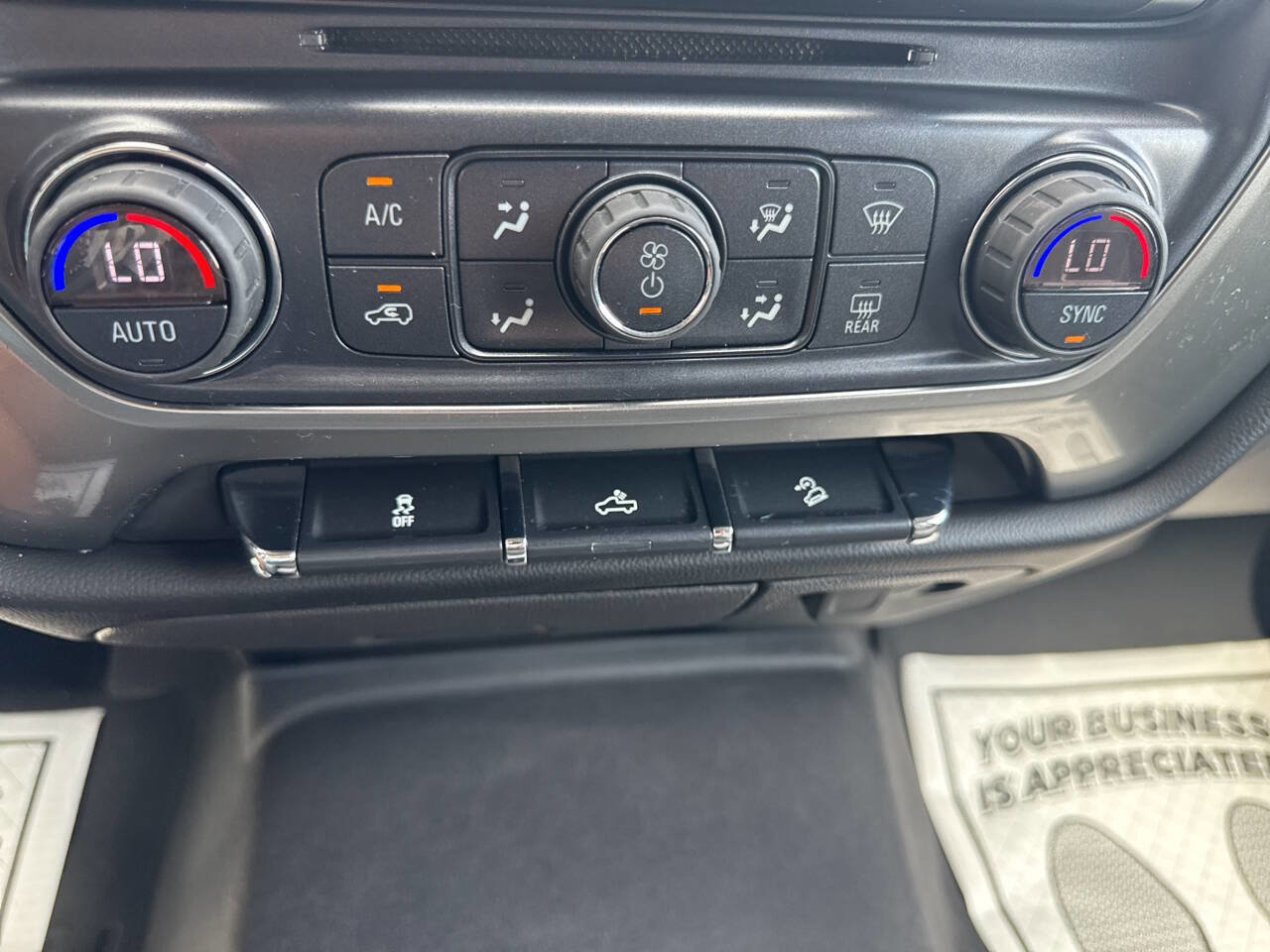 Used 2018 Chevrolet Silverado 1500 LT w/ All Star Edition AWD/4WD image 30