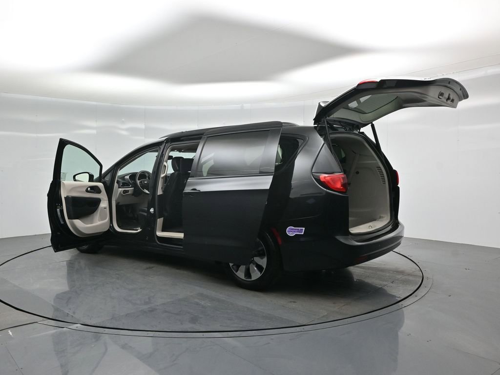 Used 2018 Chrysler Pacifica Limited w/ Advanced Safetytec Group image 35