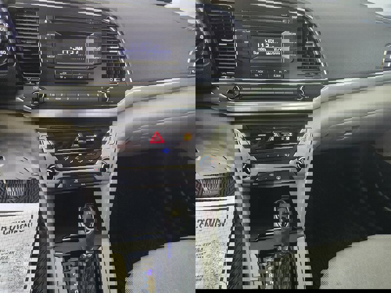 Used 2017 Hyundai Elantra SE image 21